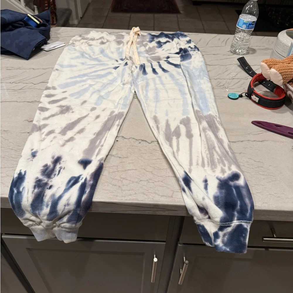 Z Supply Tie-Dye Joggers - Picture 3 of 16